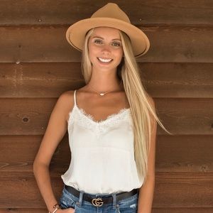 Meet your Posher, Shania